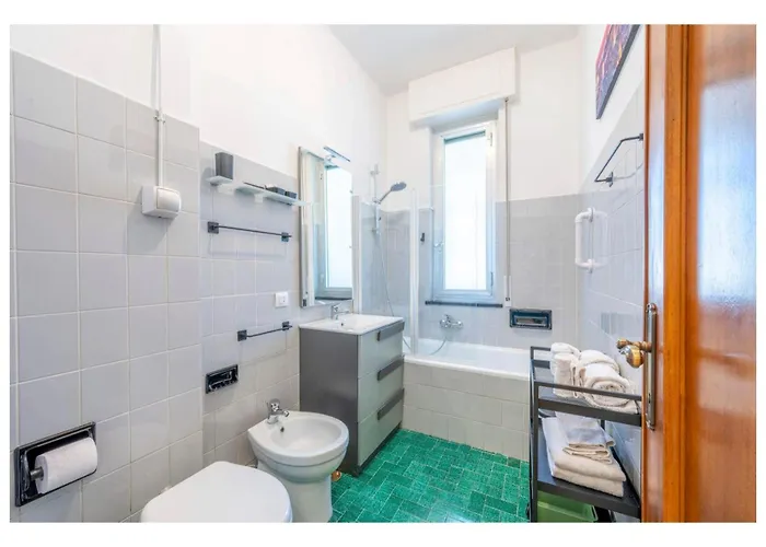 Holidays House Erma - Parcheggio Privato E Wi-fi - Ac Appartamento